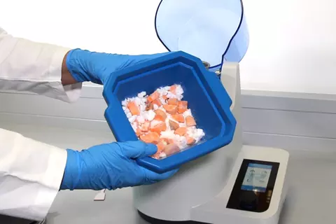 GM 200 - Use of the Cryo-Kit and full metal knife