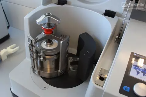 PM Planetary Ball Mills - Application Video Wet Grinding