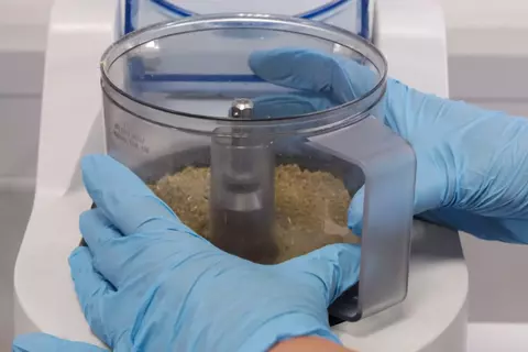 GM 200:Homogenization of cannabis in seconds