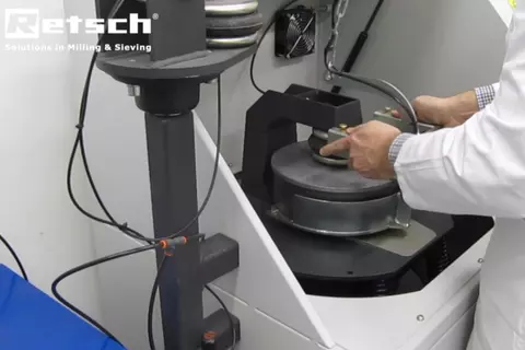 RS 300 XL Vibratory Disc Mill - Introduction Video