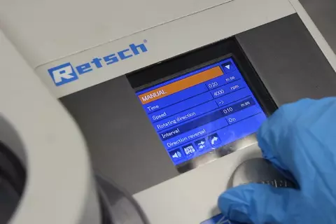 GM 300 Knife Mill - Cryogenic grinding