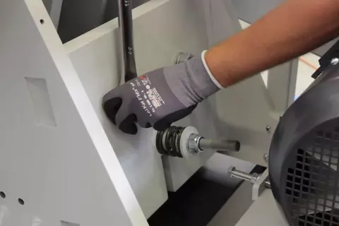 BB 600 Jaw Crusher - Gap width adjustment